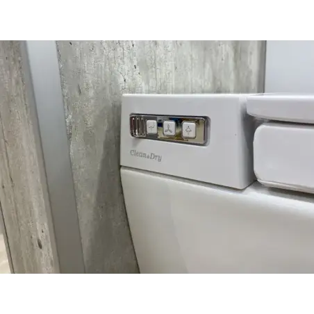 Væghængt duschtoilet inkl. soft-close toiletsæde, uden skyllekant