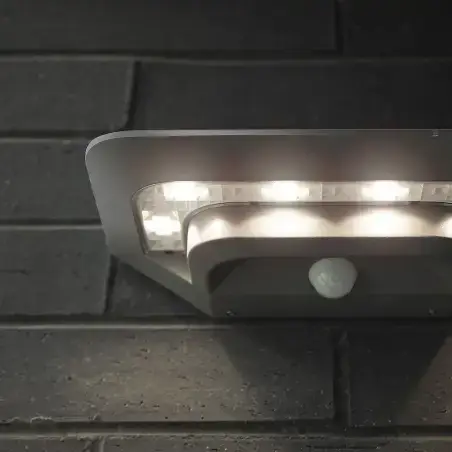 LUTEC Ghost Solar LED væglampe med sensor, 2,4W