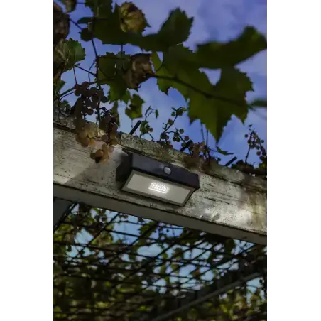 LUTEC Arrow LED væglampe, mørkegrå solcelle med sensor 2,3W