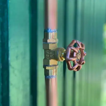 Nortiq Udebruser i kobber til placering på væggen