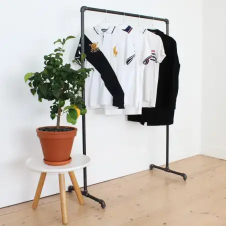 Simple Racks Newark, tøjstativ i sort gevindrør, 160 x 108 cm